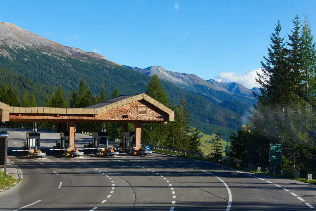 Anfahrt über die Tauern: Tunnelmaut und die erste Nacht im Kanaltal